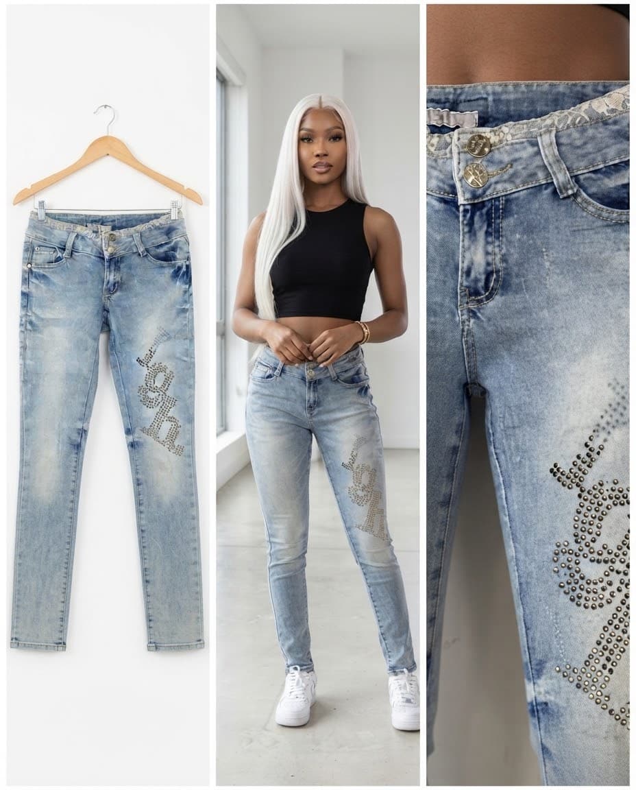 Rhinestone-Embellished Light Wash Jeans 28